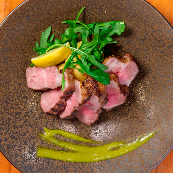 生パスタ&ワインバル ビアージョ レストランおすすめメニュー 越後もち豚肩ロースグリル